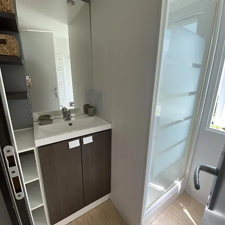 V&b Mobil-home Кемпинг